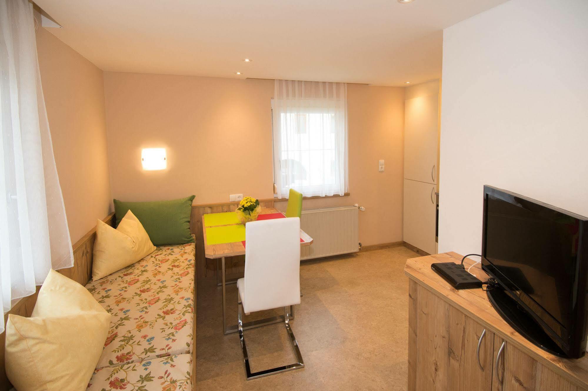 Gaestehaus Schoenberg Leutasch Extérieur photo